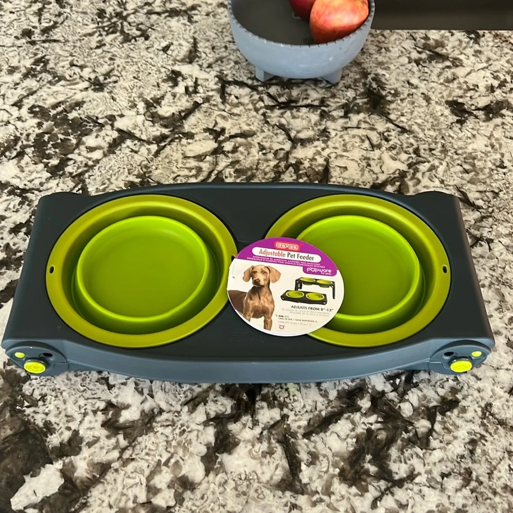 Adjustable Pet Feeder - Picture 1 of 4